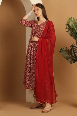 women's rayon foil printed kurta & pant with dupatta 1