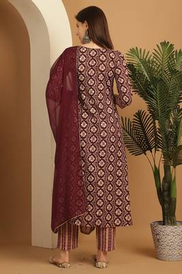 women's rayon foil printed kurta & pant with dupatta 2