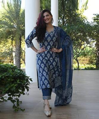 Women's rayon printed designer ethnic blue kurti with pant & dupatta set 4