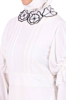 Embroidered Floral Neck White Abaya 4