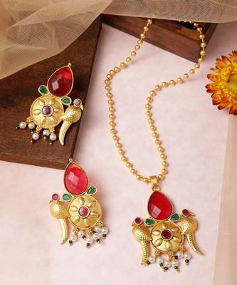 Gold plated ruby green pearls stone studded & beaded birds pendant chain and earrings jewelry set for women girls 2