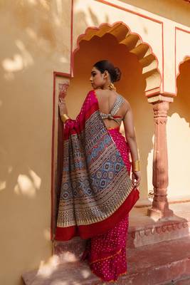 Magenta pink pure bandhani silk saree with blouse piece 2