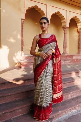 Red pure bandhani silk saree with blouse piece 1