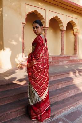Red pure bandhani silk saree with blouse piece 2