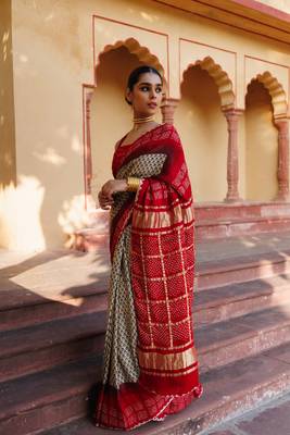 Red pure bandhani silk saree with blouse piece 3