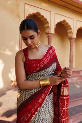 Red pure bandhani silk saree with blouse piece 4