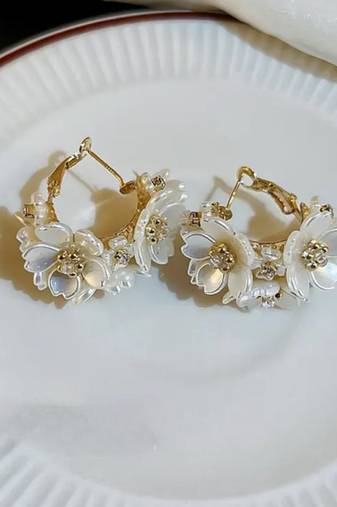 Contemporary white flower hoop gold plated korean earring for women