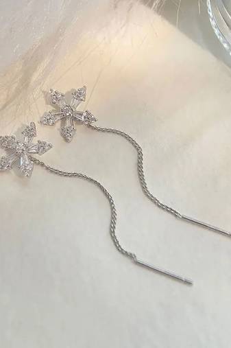 Silver plated cubic zirconia studded flower shape party earring for women