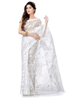 Cotton blend handloom white jamdani saree 1