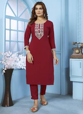 Maroon embroidered cotton kurta set 1