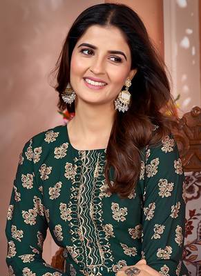 Green embroidered silk kurti set 4