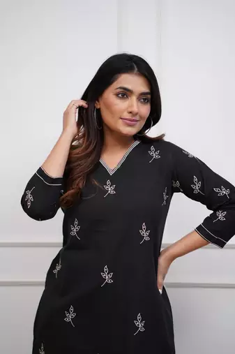 Black embroidered viscosee kurta set 