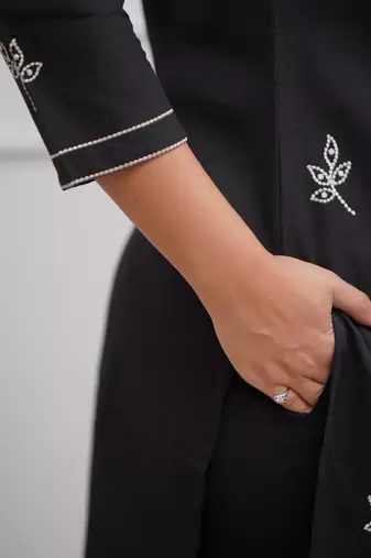Black embroidered viscosee kurta set 