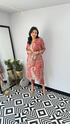 Red viscosee printed kurta set 3