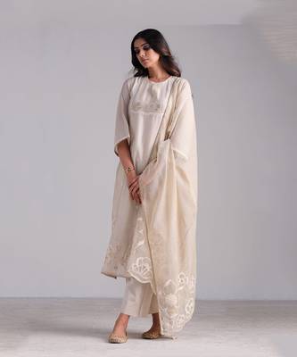 Fog beige woven kurta and contrast dupatta with hand work detailing 5