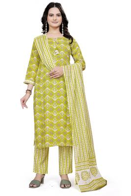 Green rayon cotton fabric ethnic suit with printed with gotta lace work 1