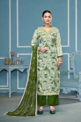 Green organza banarasi fabric printed,hand work ethnic salwar suit 1