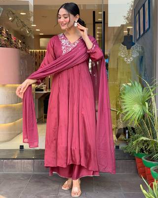 Pink beautiful embroidery work viscosee chinon fabric suit 3