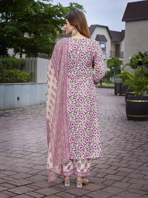 Pink sophisticated viscosee fabric printed girlie suits 2
