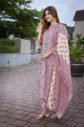 Pink sophisticated viscosee fabric printed girlie suits