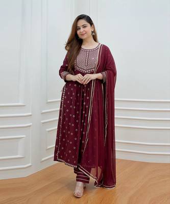 Maroon rayon fabric nayra cut kurti with pant duppatta set 3