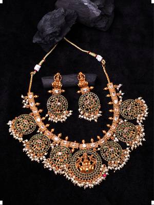 Traditional green kemp pushp chakra necklace set 1