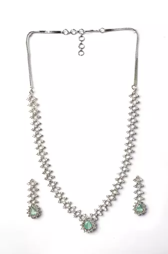 Handmade turquoise ad pendant style necklace set