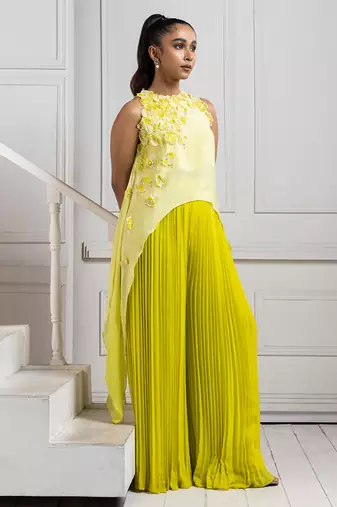 Sunlit cascade asymmetric set
