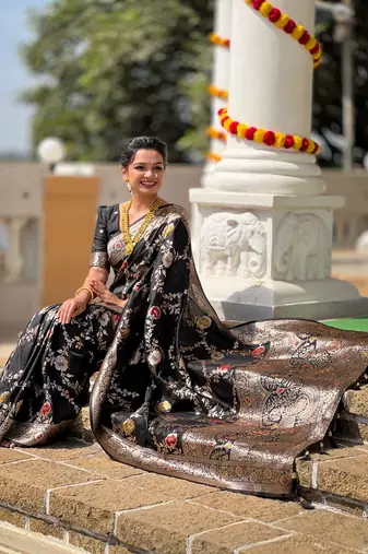 Soft Silk Blend saree with zari weaving meenakari design