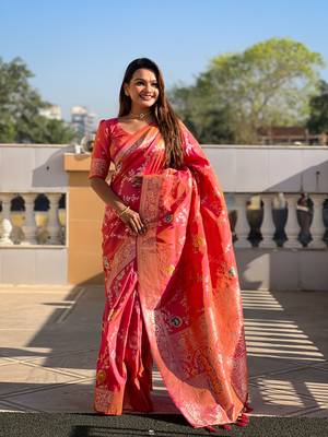 Soft Silk Blend saree with zari weaving meenakari design 4