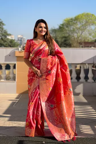 Soft Silk Blend saree with zari weaving meenakari design