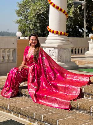 Soft Silk Blend saree with zari weaving meenakari design 5