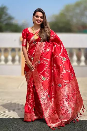 Soft Silk Blend saree with zari weaving meenakari design
