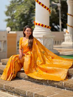 Soft Silk Blend saree with zari weaving meenakari design 2