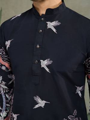 black viscose silk thread & sequins embroidered straight kurta 3
