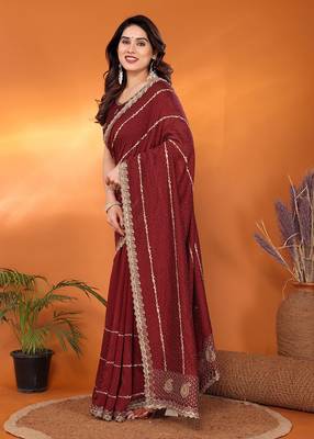 Silk blend maroon embroidered saree with blouse piece 3