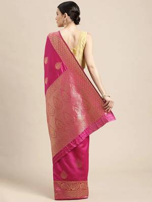 Hot pink silk blend jacquard woven golden zari ethnic motifs rich pallu banarasi style saree 3