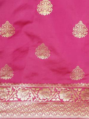 Hot pink silk blend jacquard woven golden zari ethnic motifs rich pallu banarasi style saree 4
