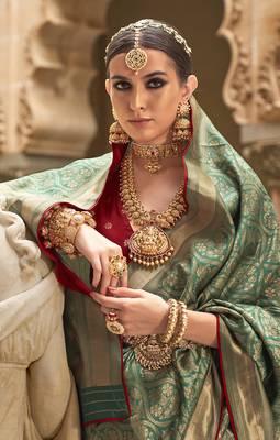 Banarasi silk blend jacquard work saree in green 2