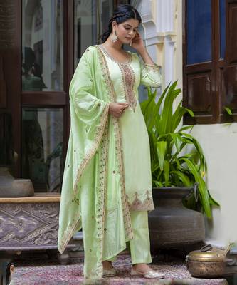 Women's silk blend embroidered kurta pant set with organza embroidery dupatta 1
