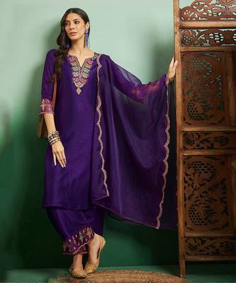Chanderi Cotton Embroidered Kurta Pant Dupatta Set 1