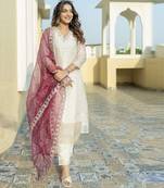 Vredevogel women's chanderi silk embroidered kurta with pant & organza dupatta set