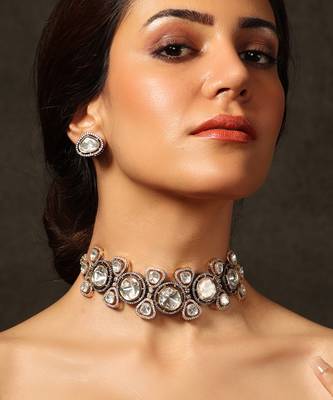 Moonlit reflection necklace set 1