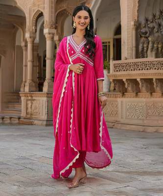 Rani pink chanderi silk heavy thread embroidery work kurta pant set 1