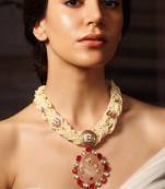 Floral majesty necklace