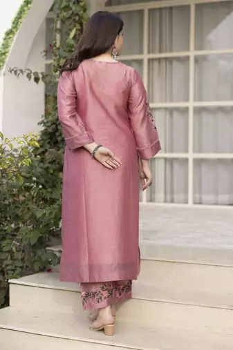 Light pink embroidered chanderi kurta set
