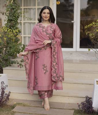 Light pink embroidered chanderi kurta set 4
