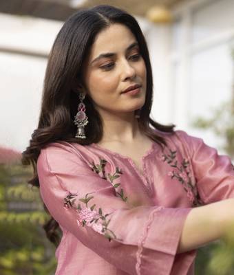 Light pink embroidered chanderi kurta set 5