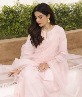 Light pink embroidered chanderi kurta set 2