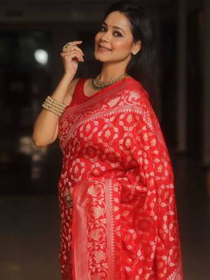 Red silk blend sarees with blouse 5